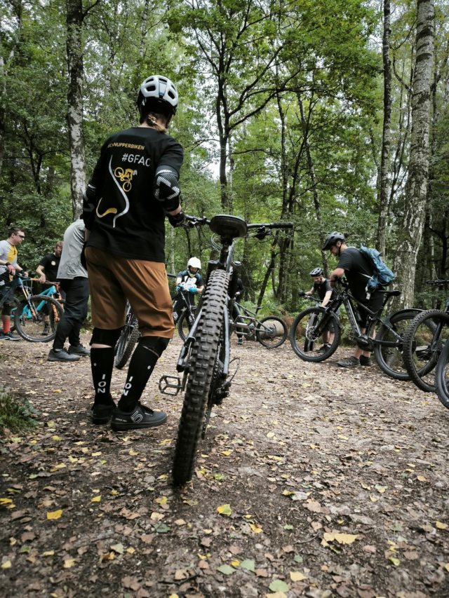 Am Samstag hieß es: das letzte Mal Bikecheck beim Schnupperbiken 2025. Das Wetter war auf unserer Seite und so konnten die Biker die Strecken nochmal richtig auskosten.😎☀️

Wir freuen uns schon aufs Schnupperbiken ‘26 und hoffen auch dann wieder, vielen einen Einblick in einen tollen Sport geben zu können.🤩

Wir sehen uns nächstes Wochenende bei den Vereinsmeisterschaften🏆 oder 2026 beim Schnuppern. Bis dahin gute Fahrt. 👋🏻

#GFAC #MTB #Bikepark #Mountainbike #gelaendefahrradaachen #bikeparkdreiländereck